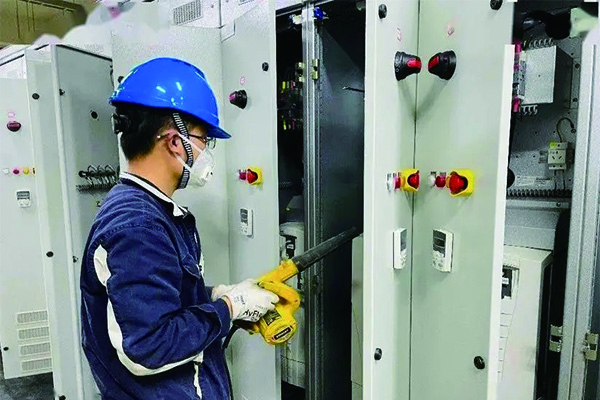 河北配電柜維護(hù)保養(yǎng),石家莊配電柜生產(chǎn)廠家 河北配電柜維護(hù)保養(yǎng),石家莊配電柜生產(chǎn)廠家